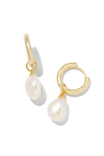 KENDRA SCOTT Willa Gold Pearl Huggie Earrings Gold White Pearl