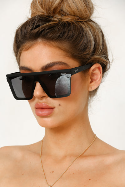 QUAY Hindsight Sunglasses Black